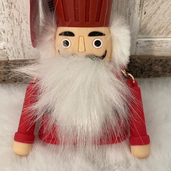 Bath and Body Works Christmas 2023 Nutcracker Pocketbac Holder - Picture 2 of 9